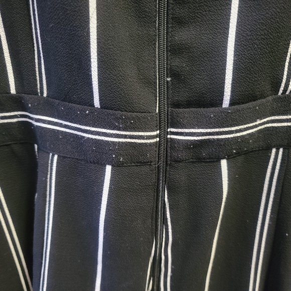 Black striped romper  Xl - Picture 8 of 12